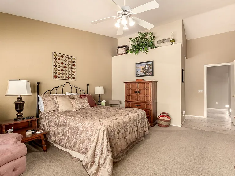 9559 E Sunburst Dr — Photo 20