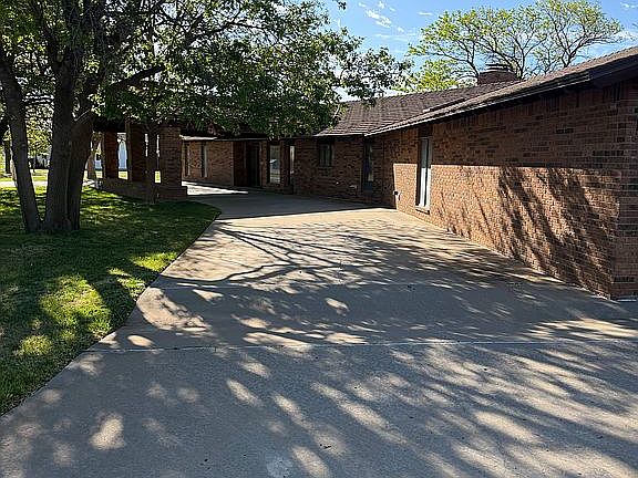 2nd image of 3805 Mack Rd
