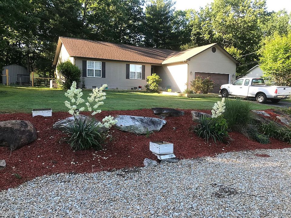 1st image of 354 Goldenbrook Dr