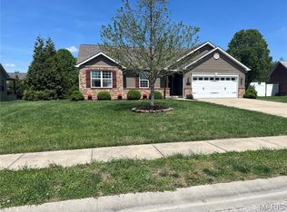 415 Turquoise Ct, Mascoutah, IL 62258