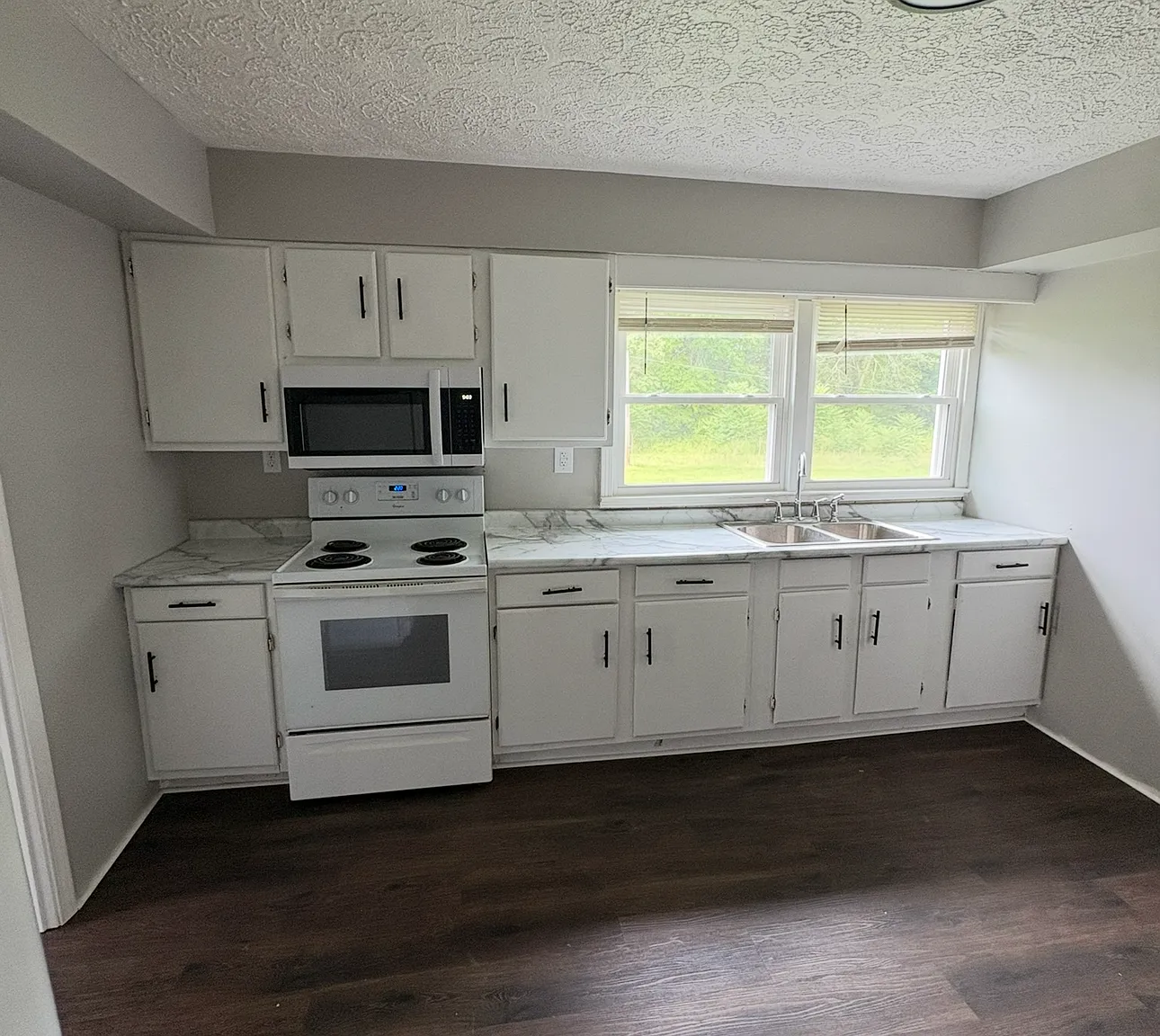 4 bed, 1200 sqft, $1,600 — Photo 1