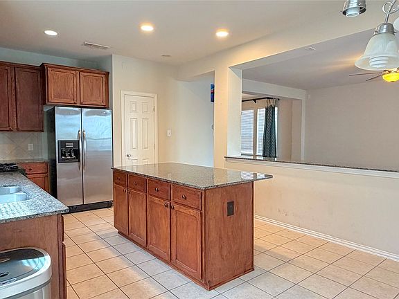 5th image of 2405 Reston Dr