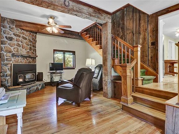 3rd image of 35 Oakland Ave