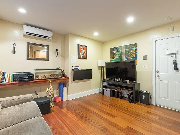 497 Beacon St #5A — Photo 1
