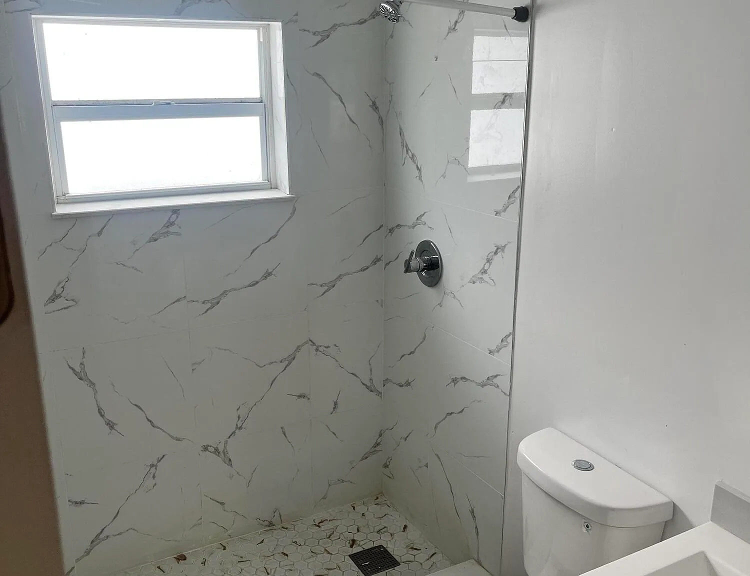 1 bed, 1.0 bath, 1160 sqft, $1,800 — Photo 2