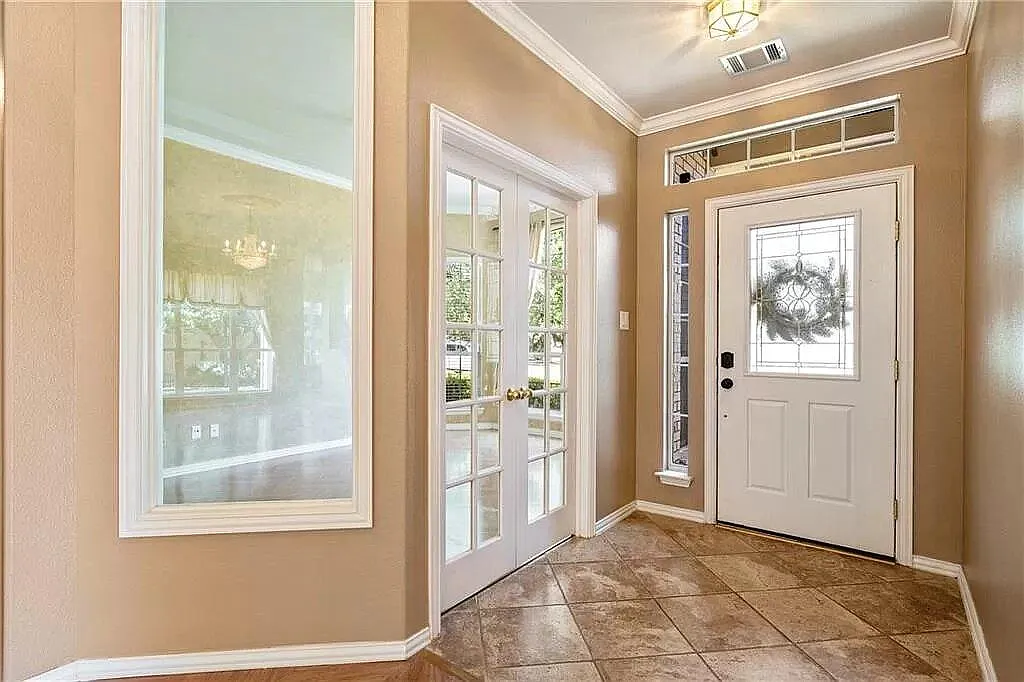 1805 Vintage Dr — Photo 3