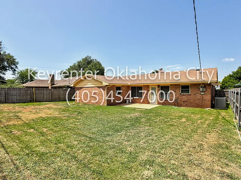 10912 N Blackwelder Ave — Photo 38