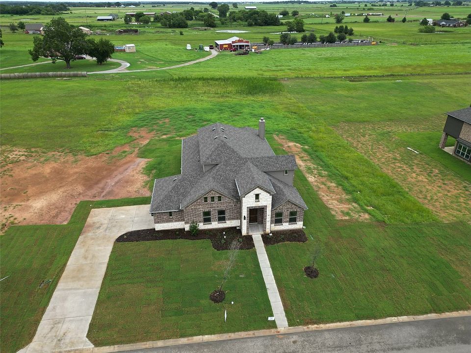 1st image of 707 Olivia Ln