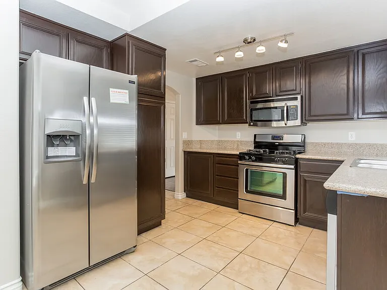 4565 Savin Cir — Photo 5