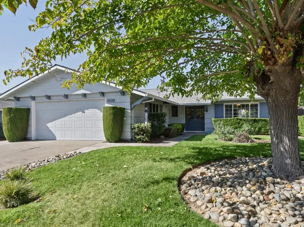 5701 Revelstok Dr, Sacramento, CA 95842