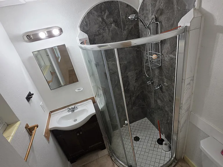7523 Brockbank Dr #B1 — Photo 3