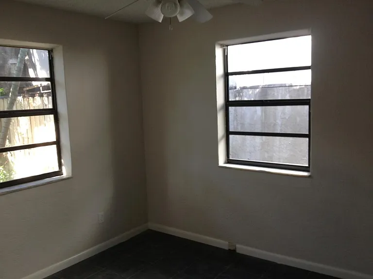 2105 Monroe Ter — Photo 14