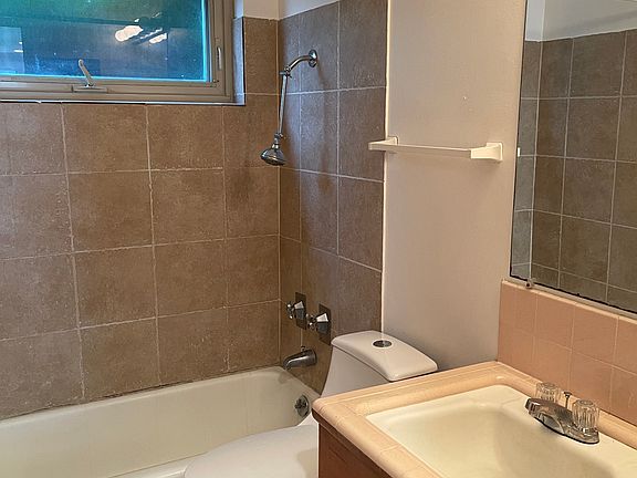 4th image of 3828 S Edmunds St APT 3