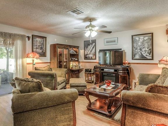 4th image of 7616 N Sanibel Cir