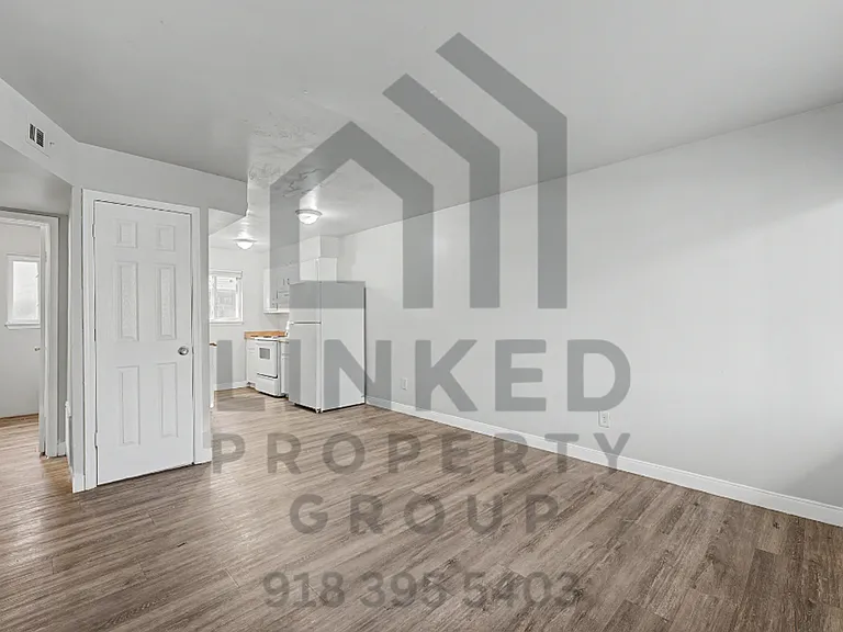 Evanston Apartments — Photo 10