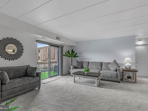 5th image of 63101 Delaire Landing Rd #101