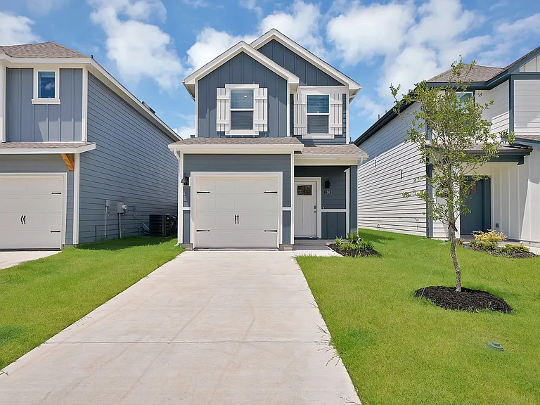 124 Tall Cedar Way — Photo 1