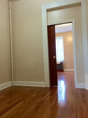 Rented by Bedford Realty USA Corp | media 19