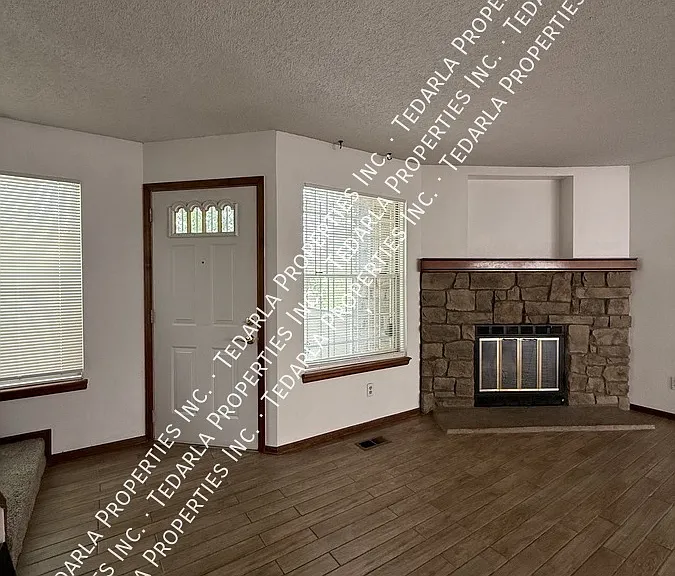 339 W Jamison Cir #12 — Photo 4