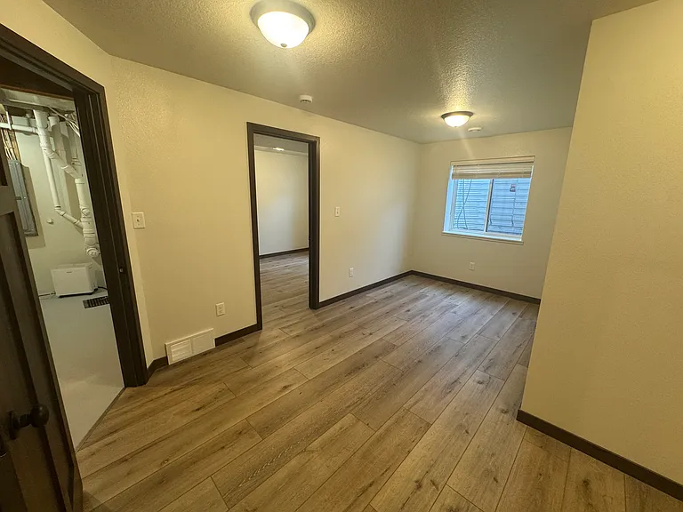 822 W 6th St #NA — Photo 11
