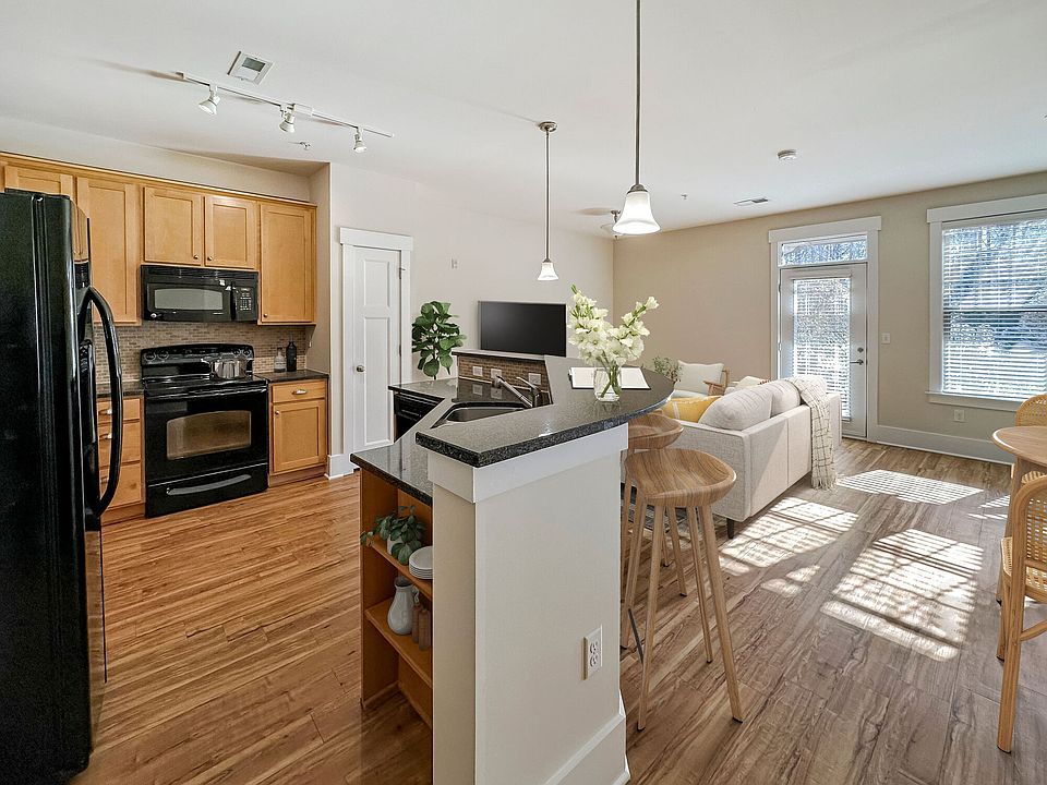 The Townhomes at Chapel Watch Village Apartment Rentals Chapel Hill