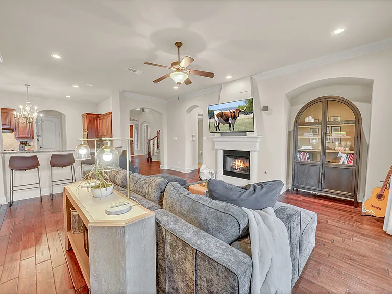 5048 Exposition Way — Photo 6