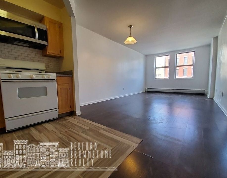 1st image of 168 Jefferson Ave Fl 2