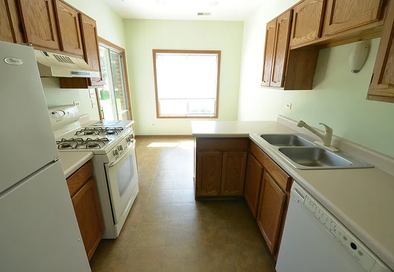 1661 Commodore Ct #3 — Photo 4