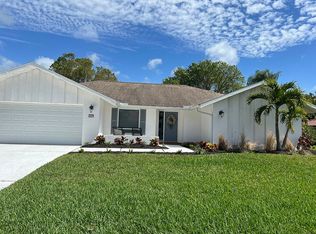 1475 Seafarer Dr, Osprey, FL 34229
