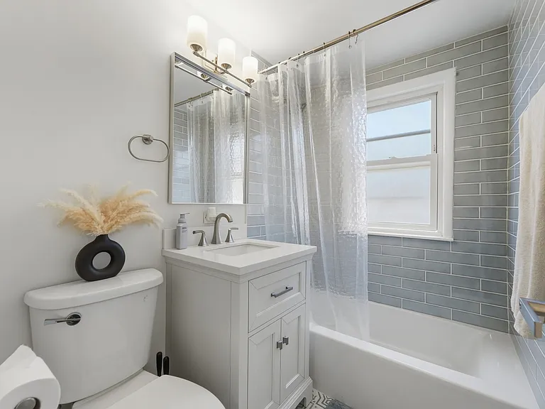 221 S Maple Ave #C — Photo 17