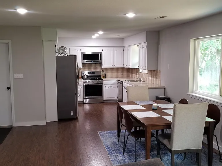 2741 E Ferguson Ave — Photo 3