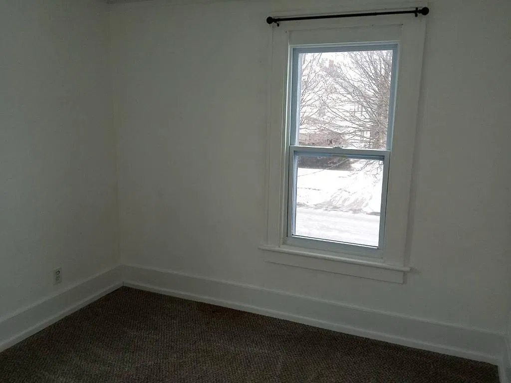 4 bed, 1400 sqft, $1,300 — Photo 4