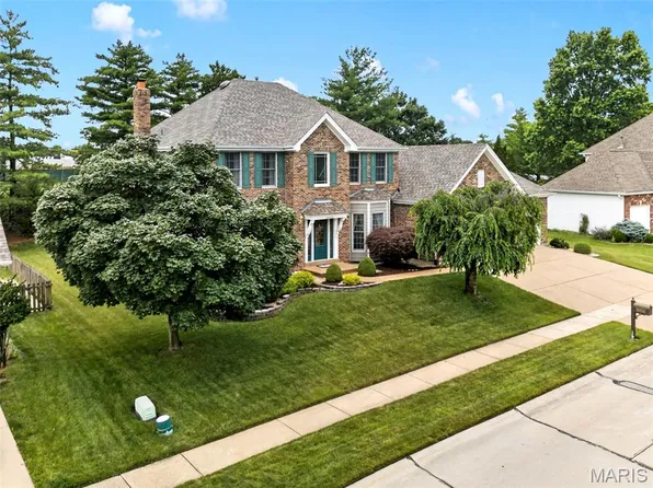 16850 Westglen Farms Dr, Ballwin, MO 63011