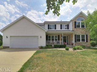 3205 Eagle Crest Rd, Bloomington, IL 61704