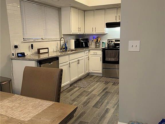 5th image of 378 Park Ridge Cir