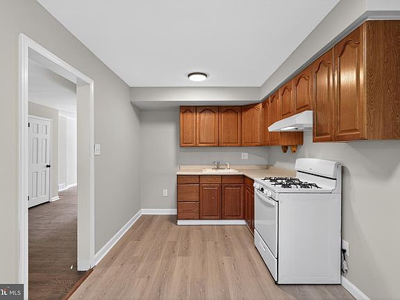4th image of 1632 Powell Rd #710