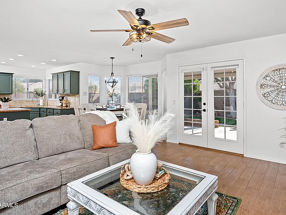 5th image of 1401 E SAN REMO Avenue