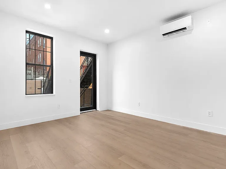 403 Linden St #1 — Photo 4