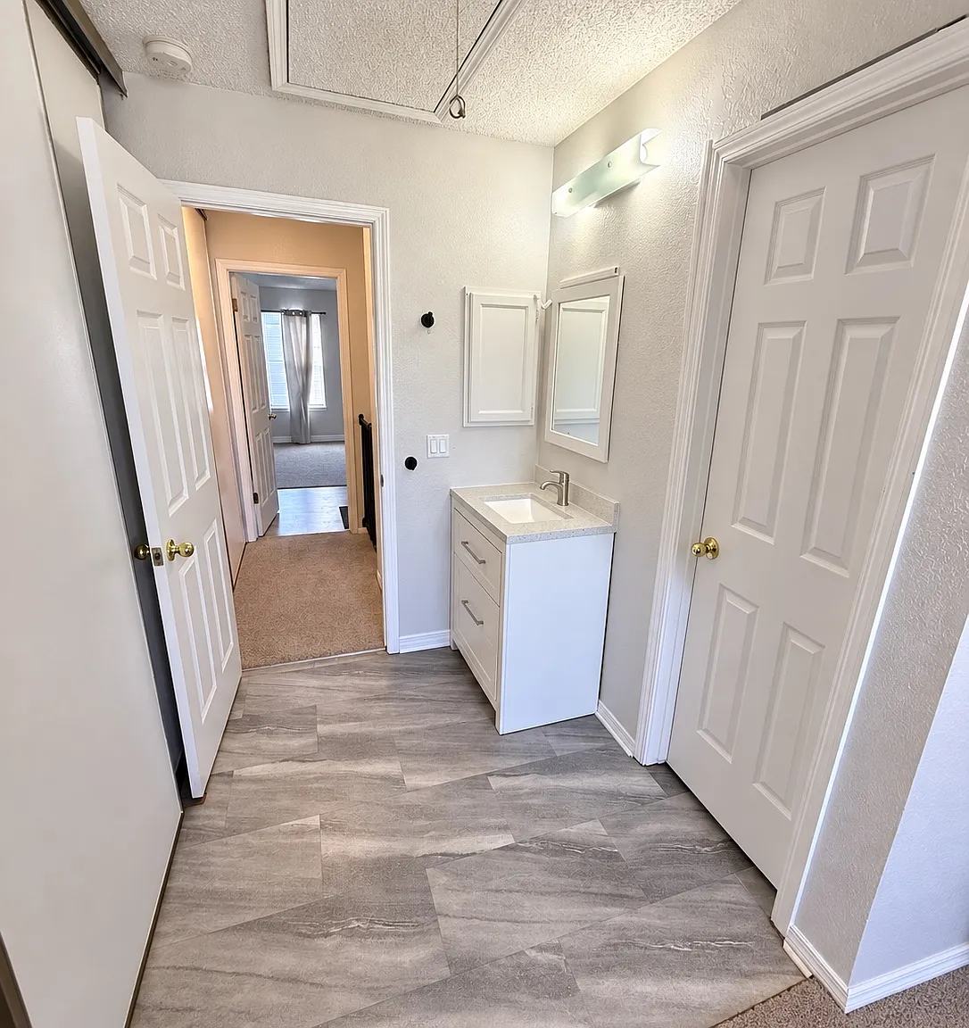 2 bed, 1131 sqft, $2,500 — Photo 2