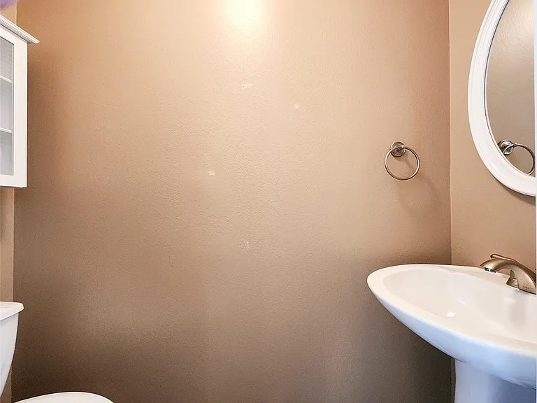 2637 W Dallas St — Photo 6