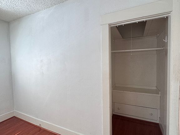 3rd image of 211 N Curtis Ave