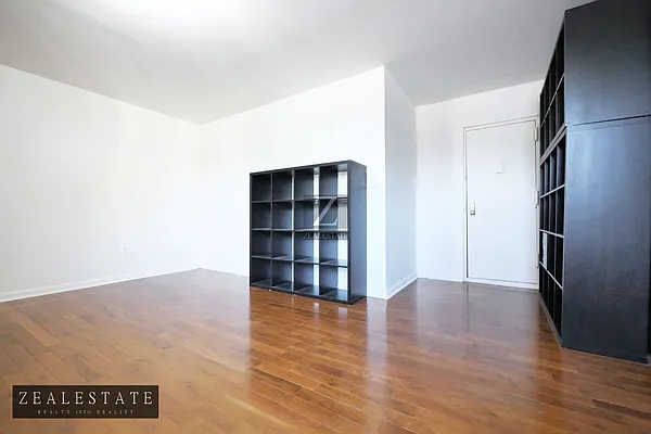 Rented by ZealEstate Group Inc | media 5