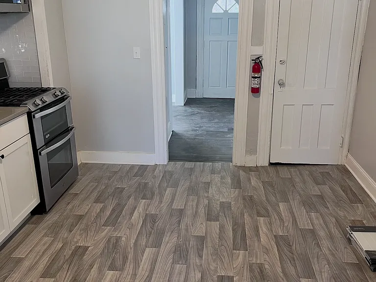 198 Hansen Ave — Photo 4