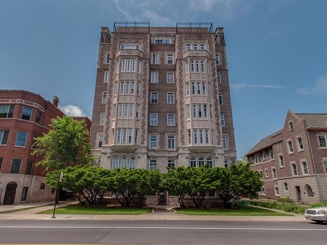 1st image of 6922 S Jeffery Blvd APT 6N
