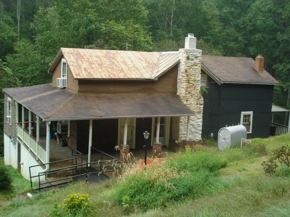 307 Drumheller Ln, Shipman, VA 22971