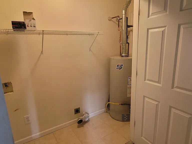 7110 Astin Ct — Photo 8