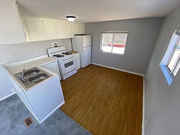 3rd image of 1481 Palm St Unit 106