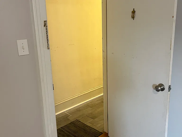 722 W Main St — Photo 5