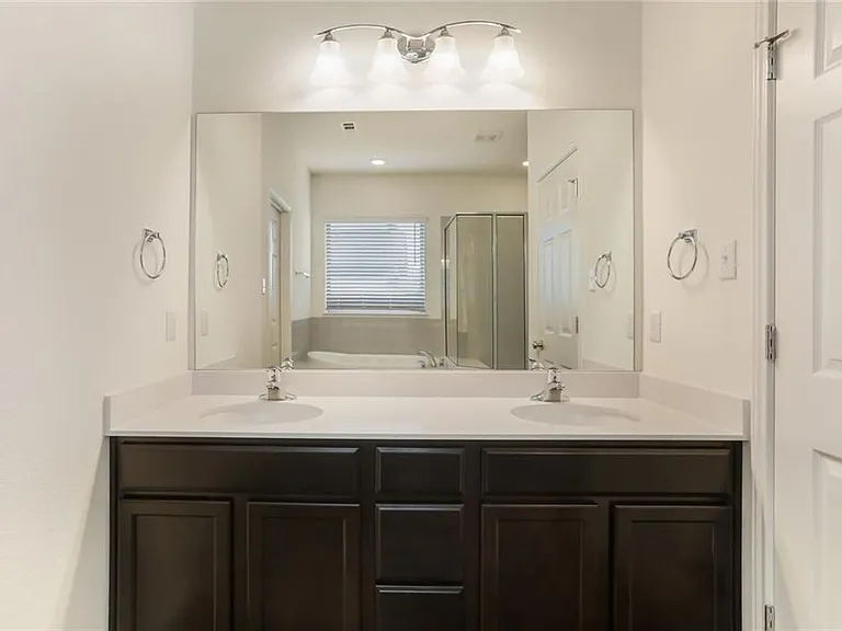 2233 Ringstaff Rd — Photo 8