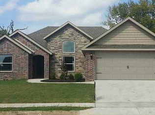 955 Stone St, Cave Springs, AR 72718